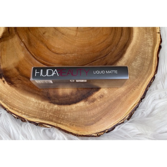 NWT Huda Beauty Liquid Matte Lipstick- Bombshell - Picture 7 of 7